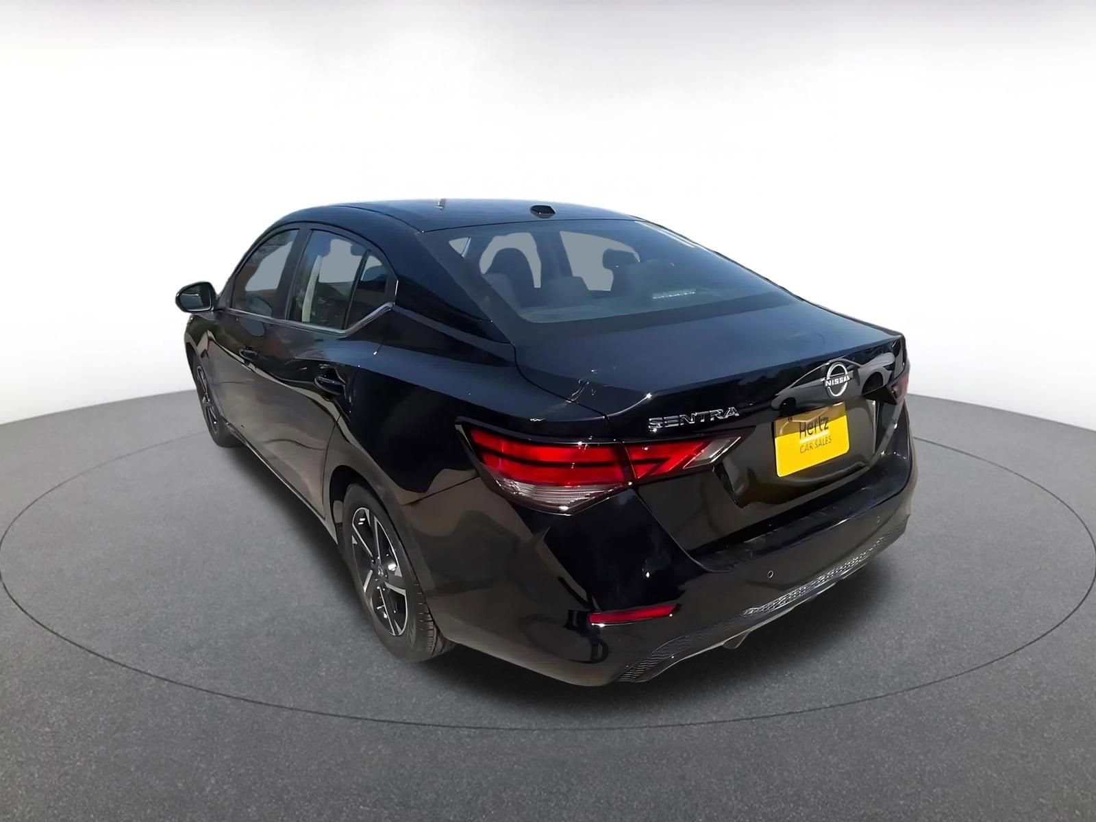 Thumbnail: 2025 Nissan Sentra - 11