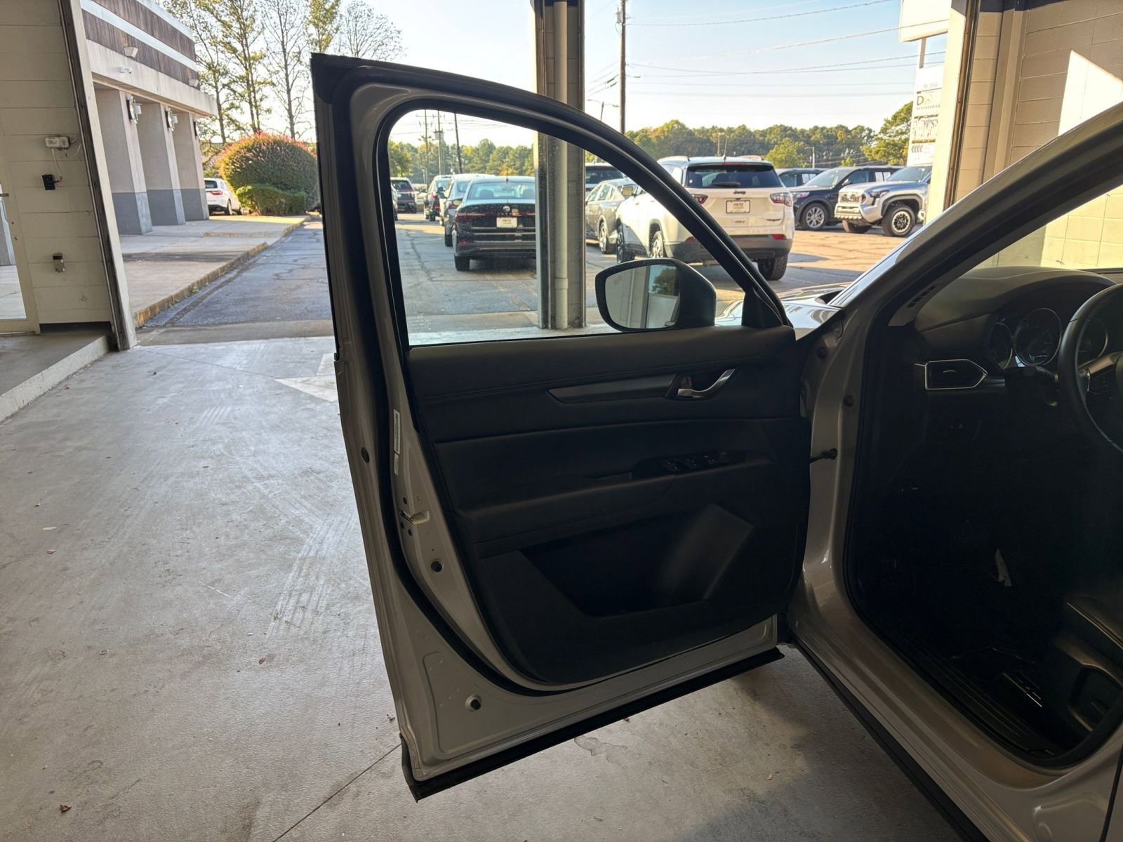 Thumbnail: 2025 Mazda CX-5 - 23