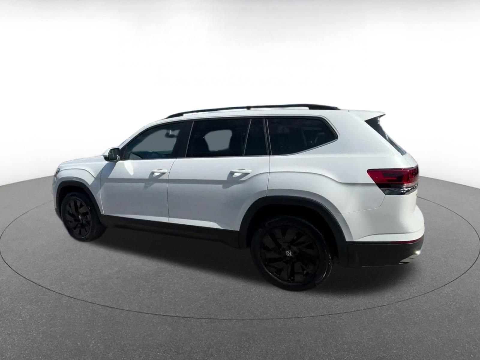 Thumbnail: 2026 Volkswagen Atlas - 9