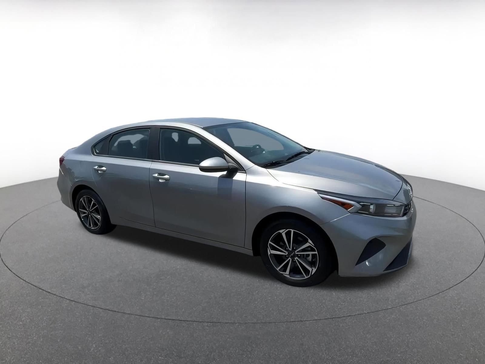 2024 Kia Forte LXS 2