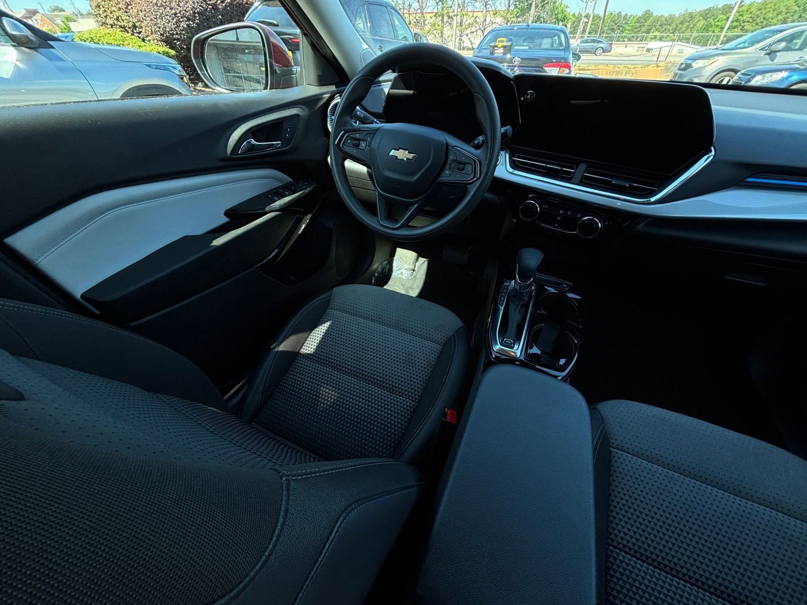 Thumbnail: 2025 Chevrolet Trax - 34