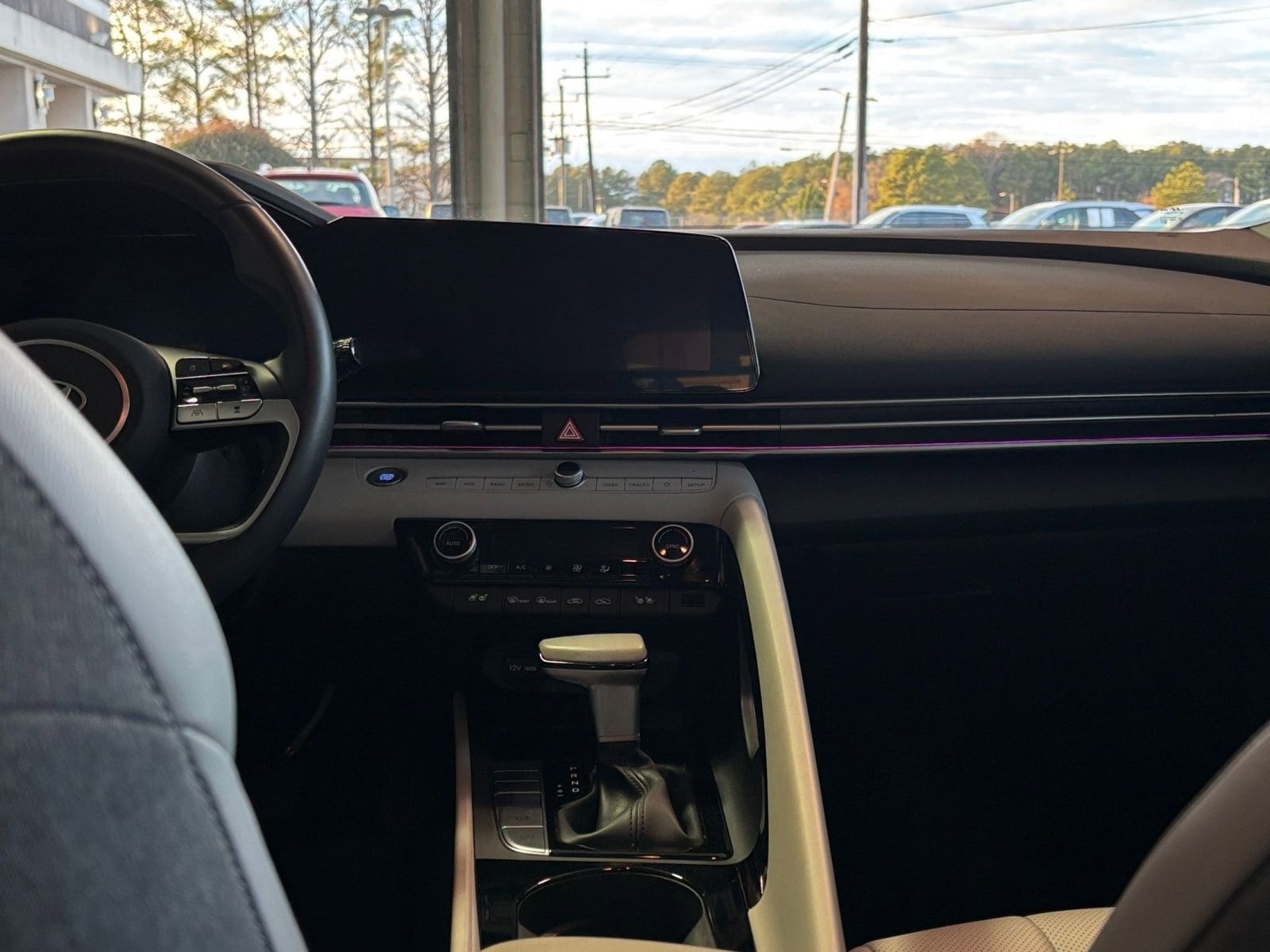 Thumbnail: 2025 Hyundai Elantra - 18