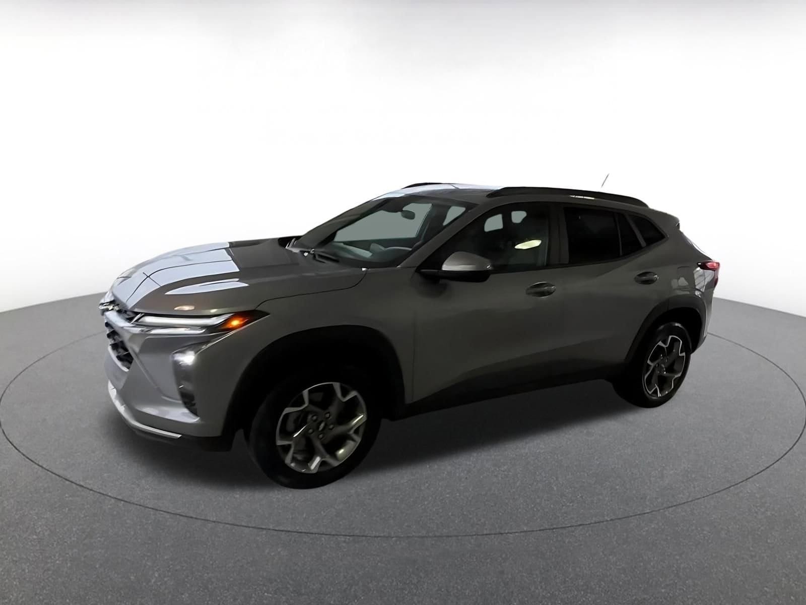 Thumbnail: 2025 Chevrolet Trax - 7