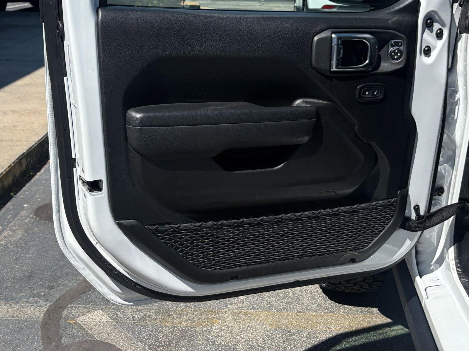 Thumbnail: 2025 Jeep Wrangler - 18