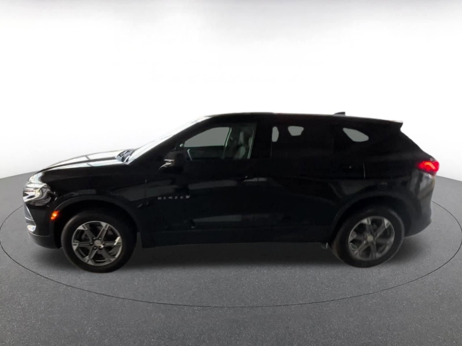 Thumbnail: 2023 Chevrolet Blazer - 8