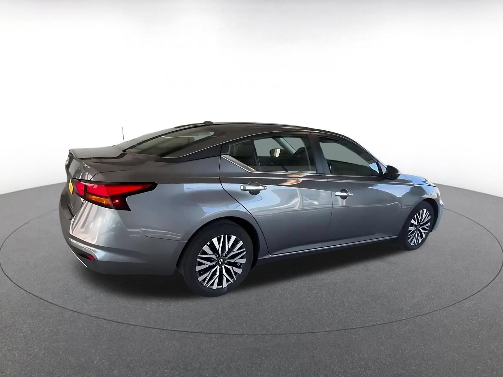 Thumbnail: 2025 Nissan Altima - 15