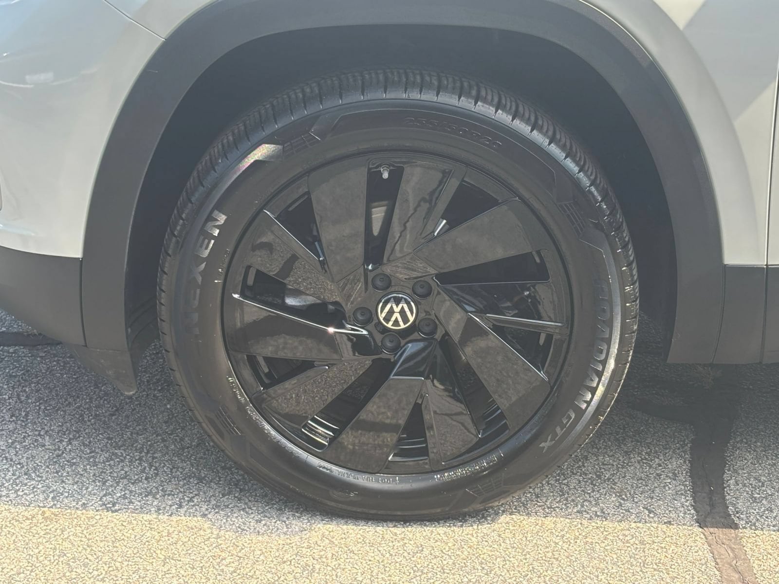 Thumbnail: 2026 Volkswagen Atlas - 32