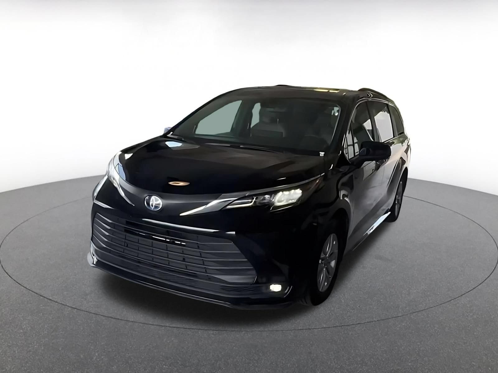 Thumbnail: 2025 Toyota Sienna - 6