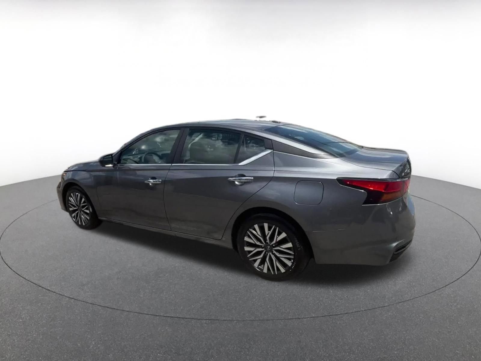 Thumbnail: 2025 Nissan Altima - 8