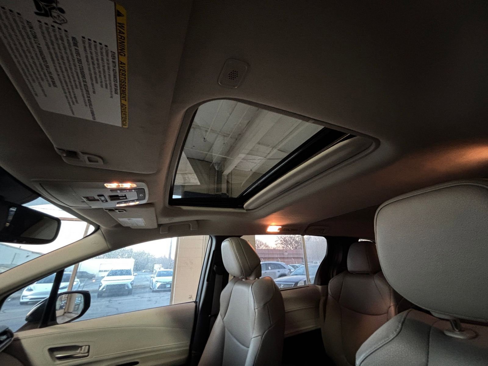 Thumbnail: 2025 Toyota Sienna - 31