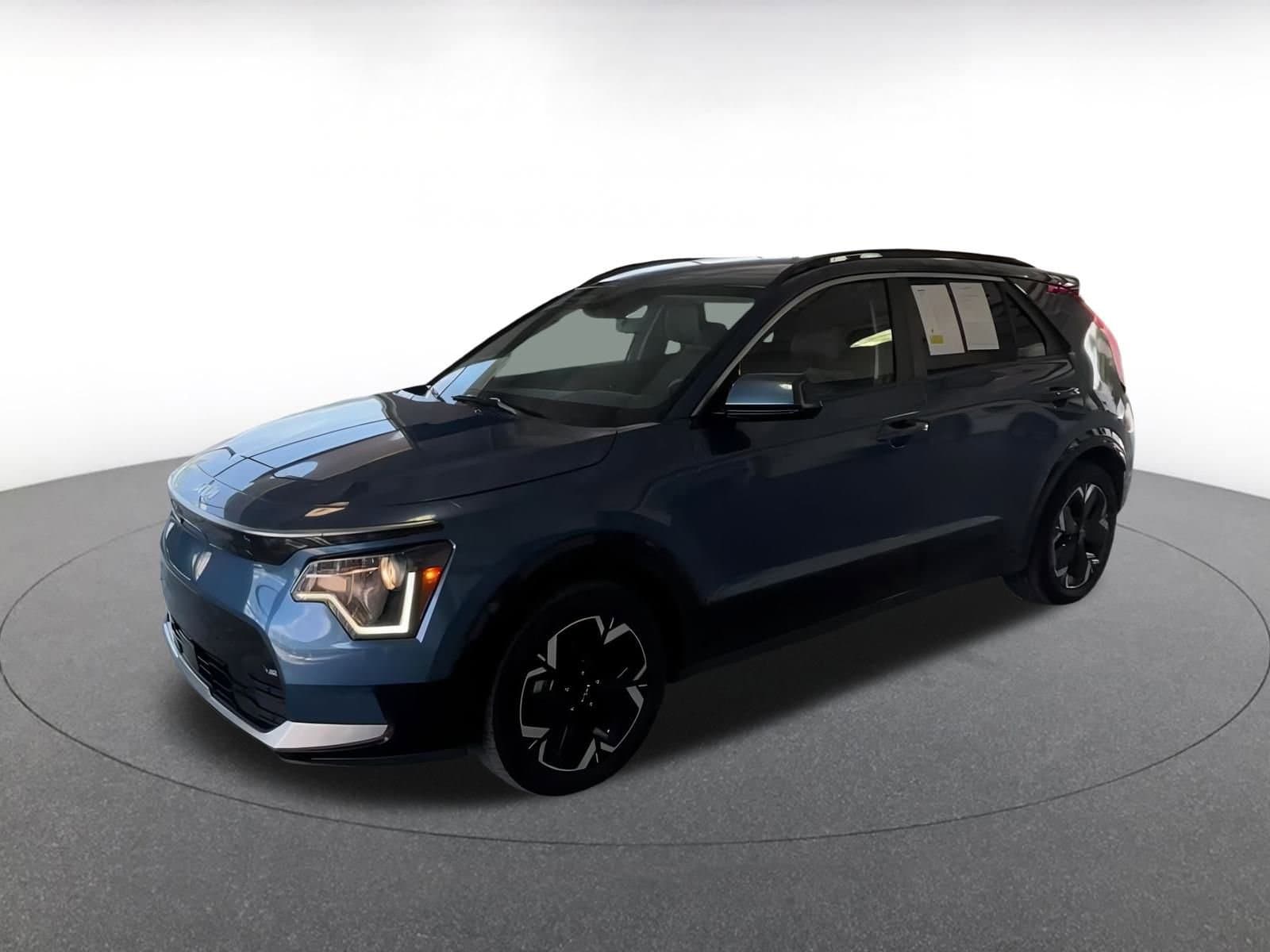 Thumbnail: 2023 Kia Niro - 7