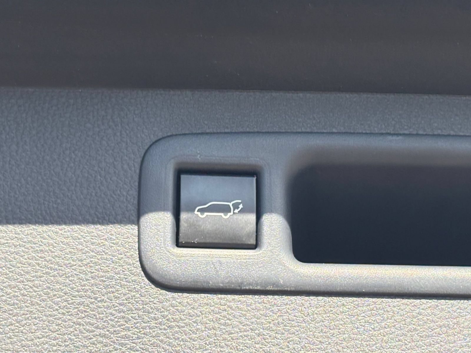 Thumbnail: 2025 Toyota Highlander - 23