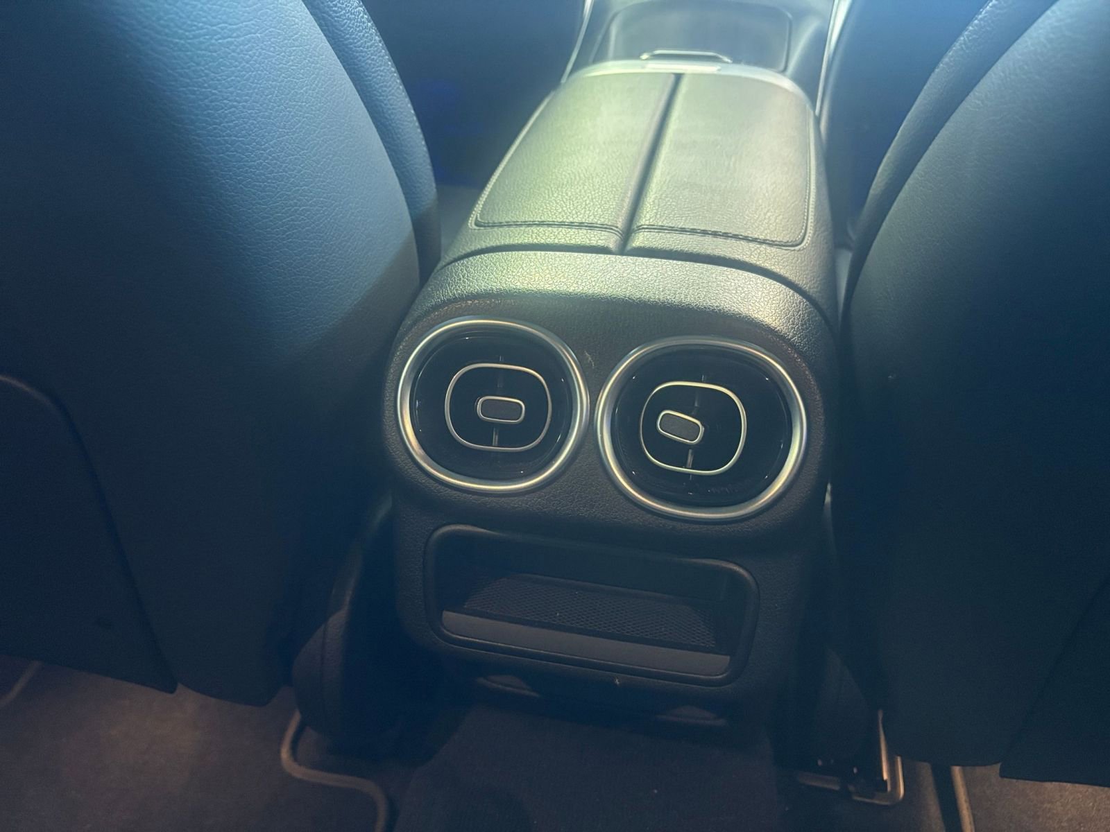 Thumbnail: 2024 Mercedes-Benz GLC - 26