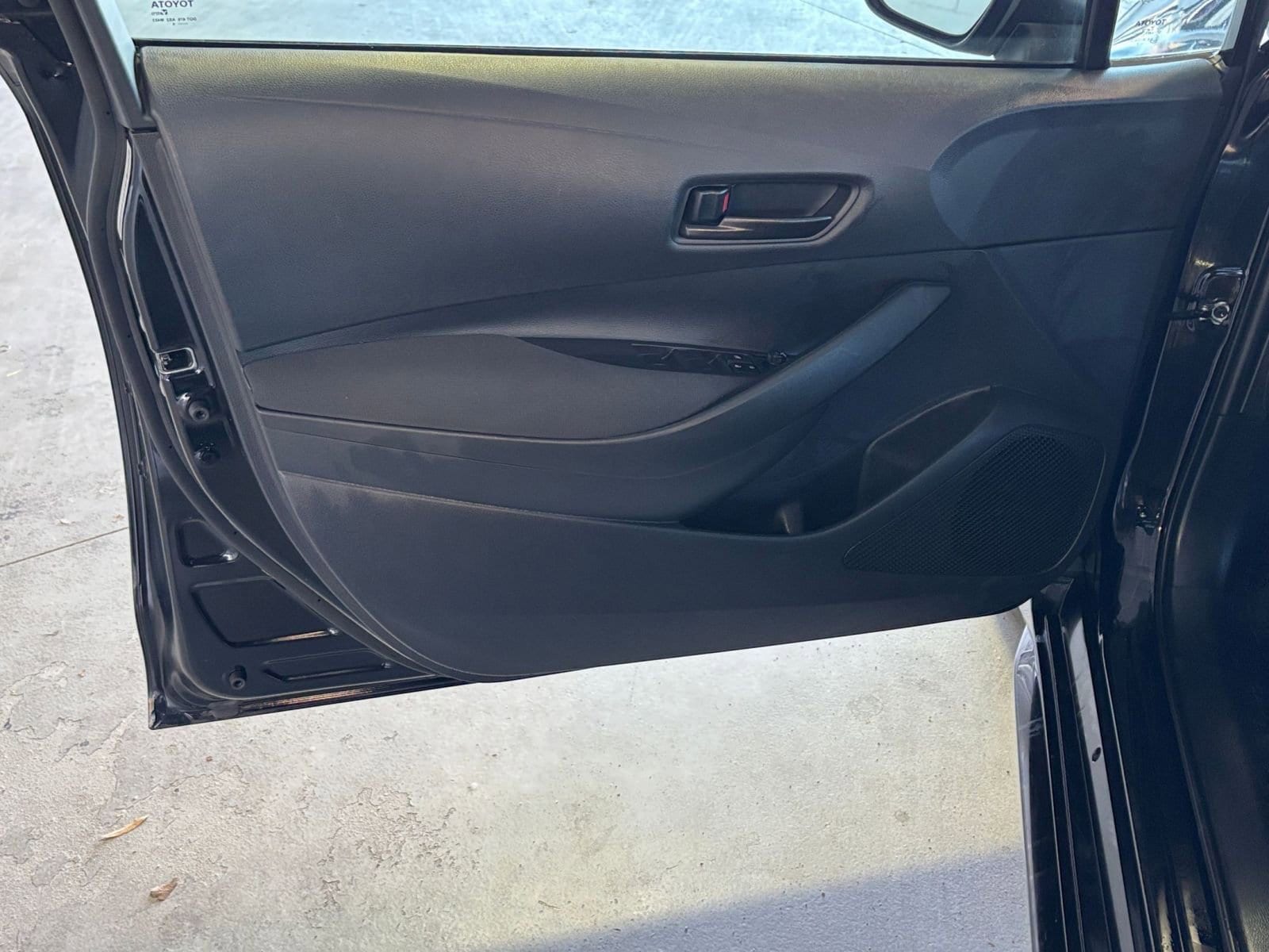 Thumbnail: 2025 Toyota Corolla - 26