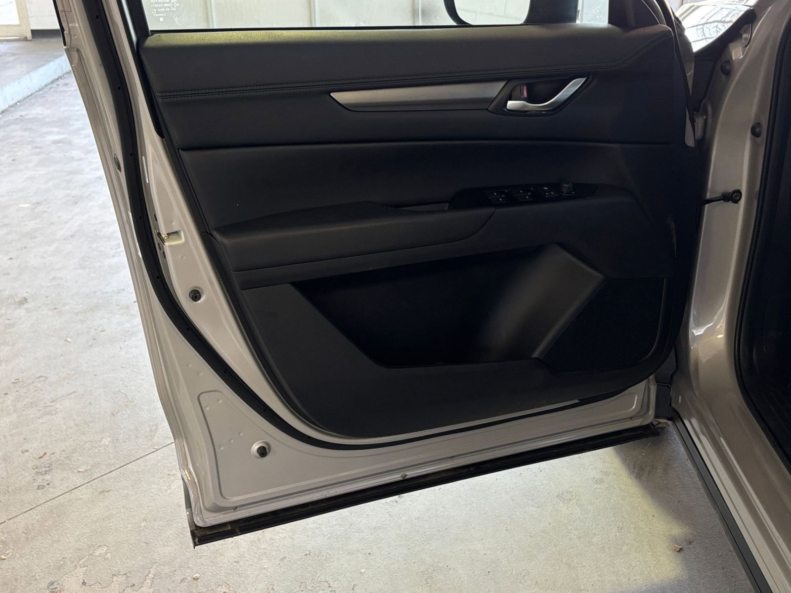 Thumbnail: 2025 Mazda CX-5 - 21