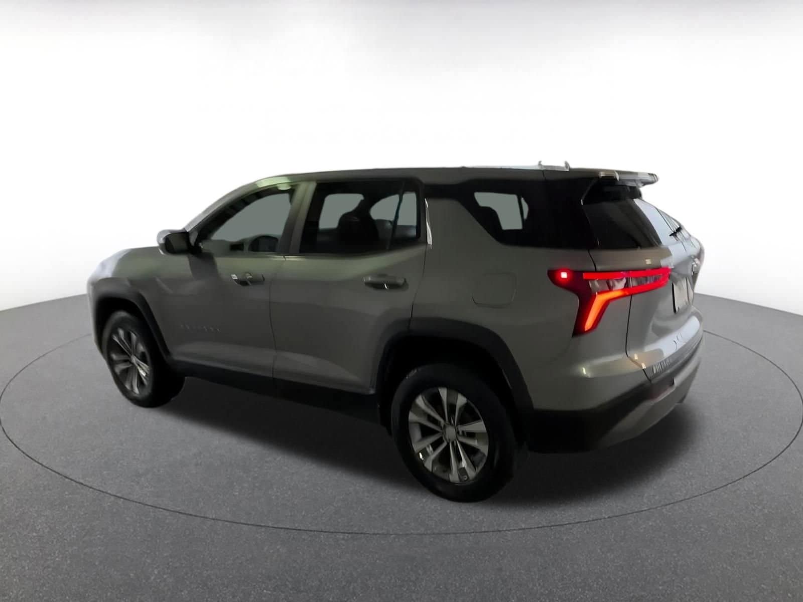 Thumbnail: 2025 Chevrolet Equinox - 10