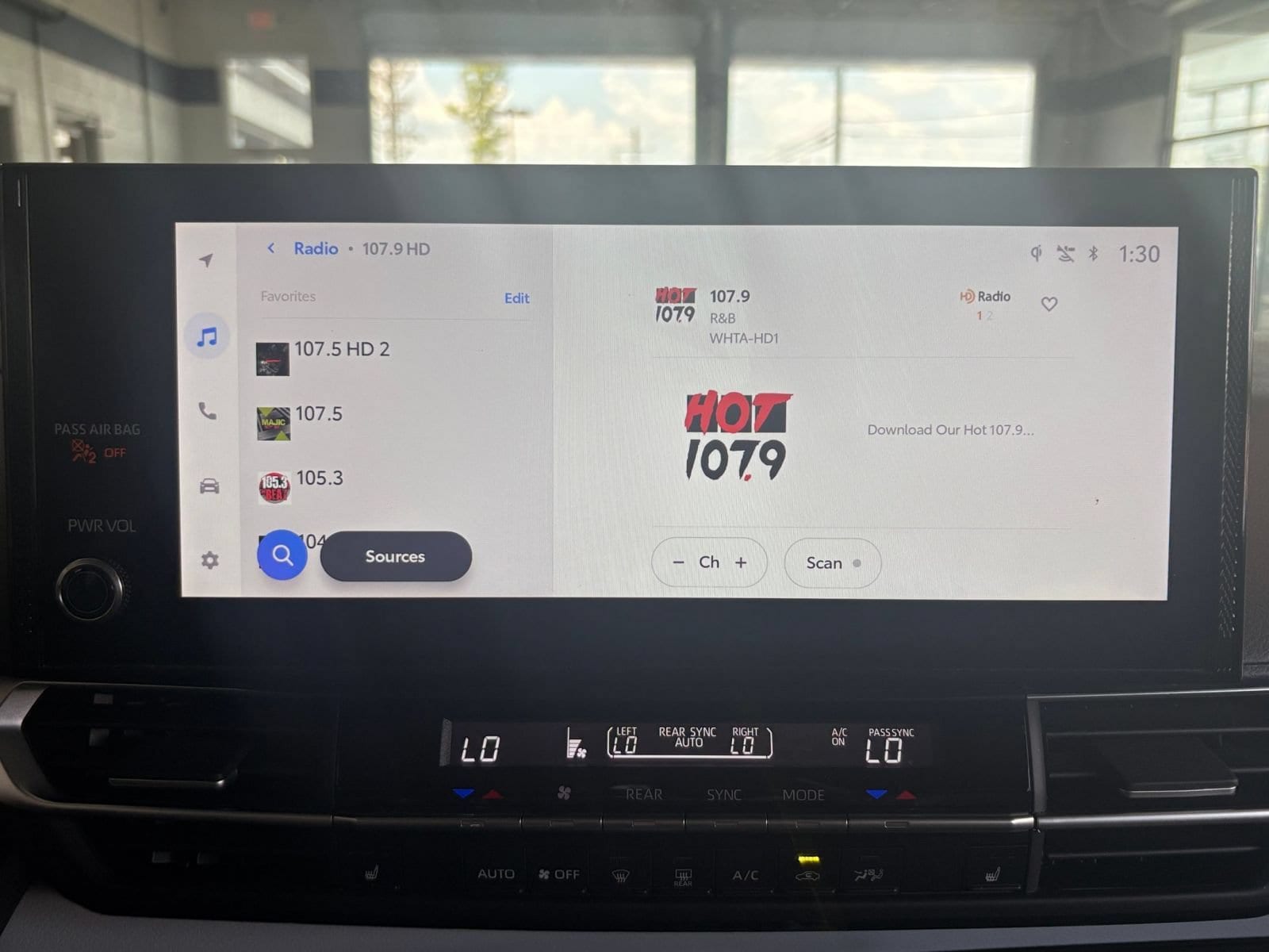Thumbnail: 2025 Toyota Sienna - 19