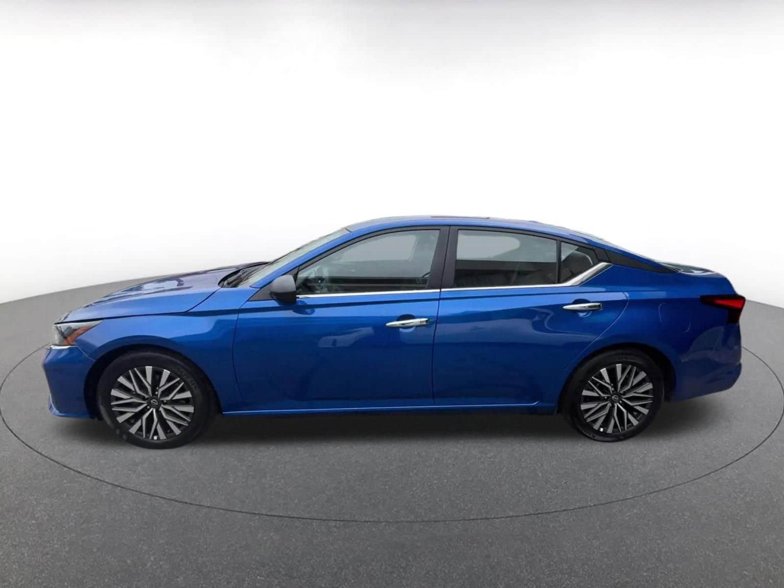 Thumbnail: 2025 Nissan Altima - 12