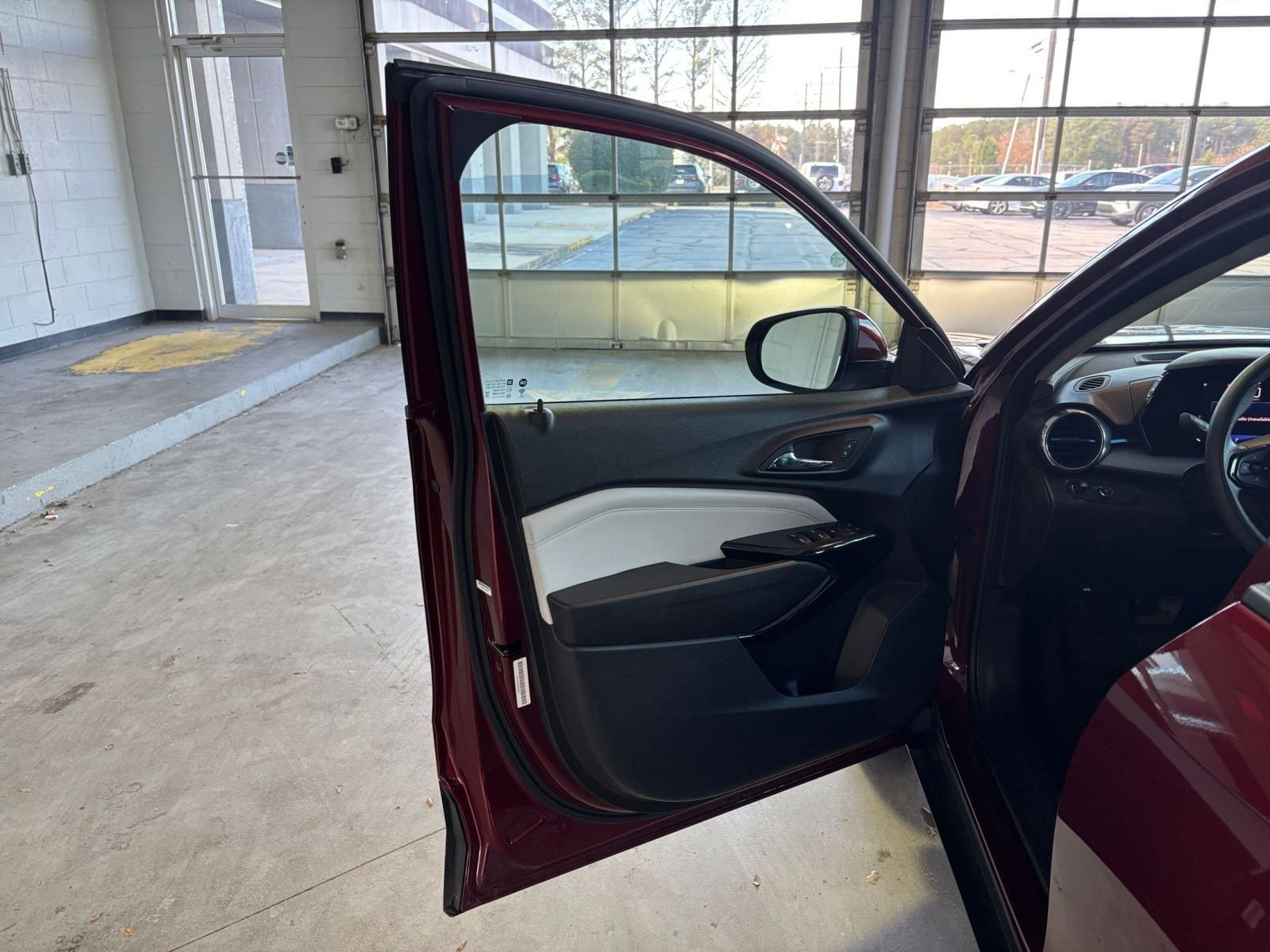 Thumbnail: 2025 Chevrolet Trax - 20