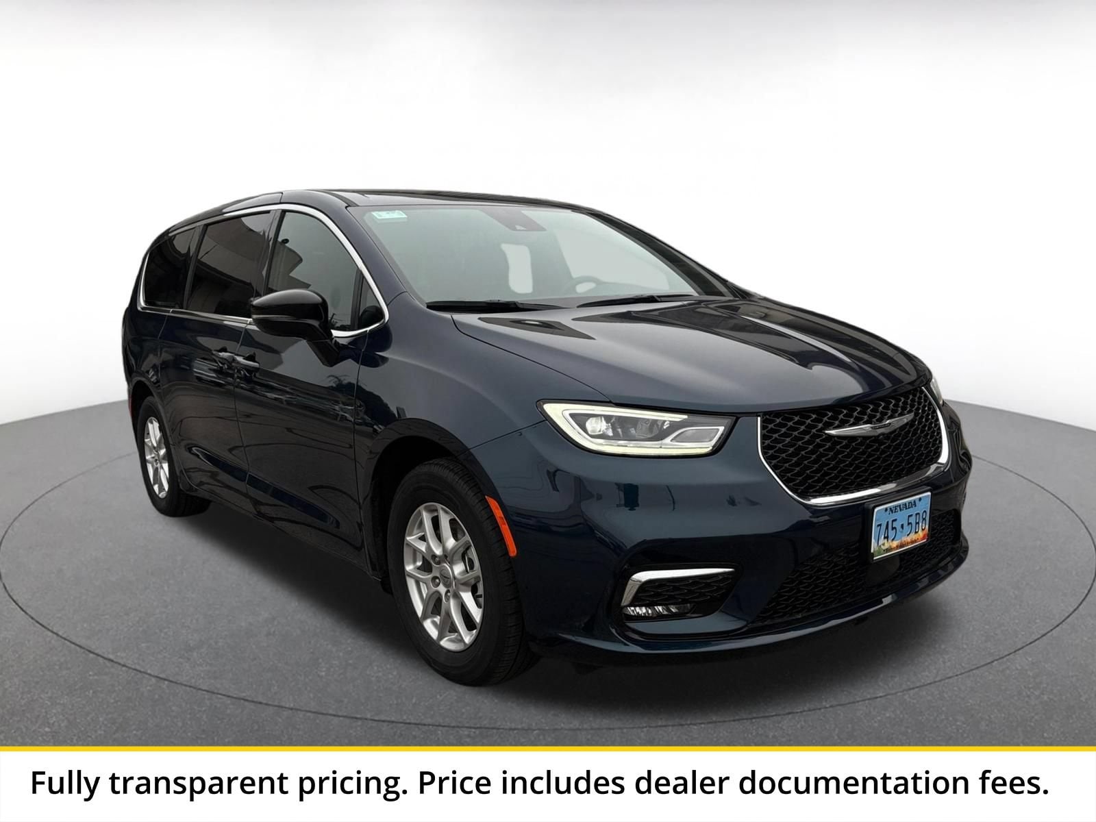 Thumbnail: 2025 Chrysler Pacifica - 1