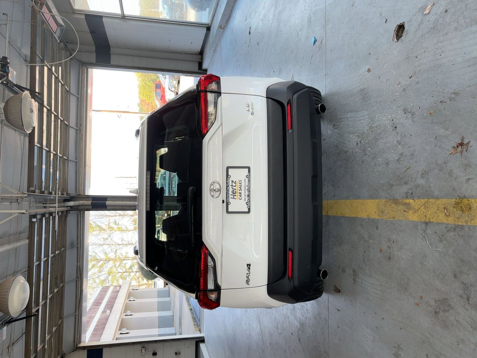 Thumbnail: 2025 Toyota RAV4 - 21