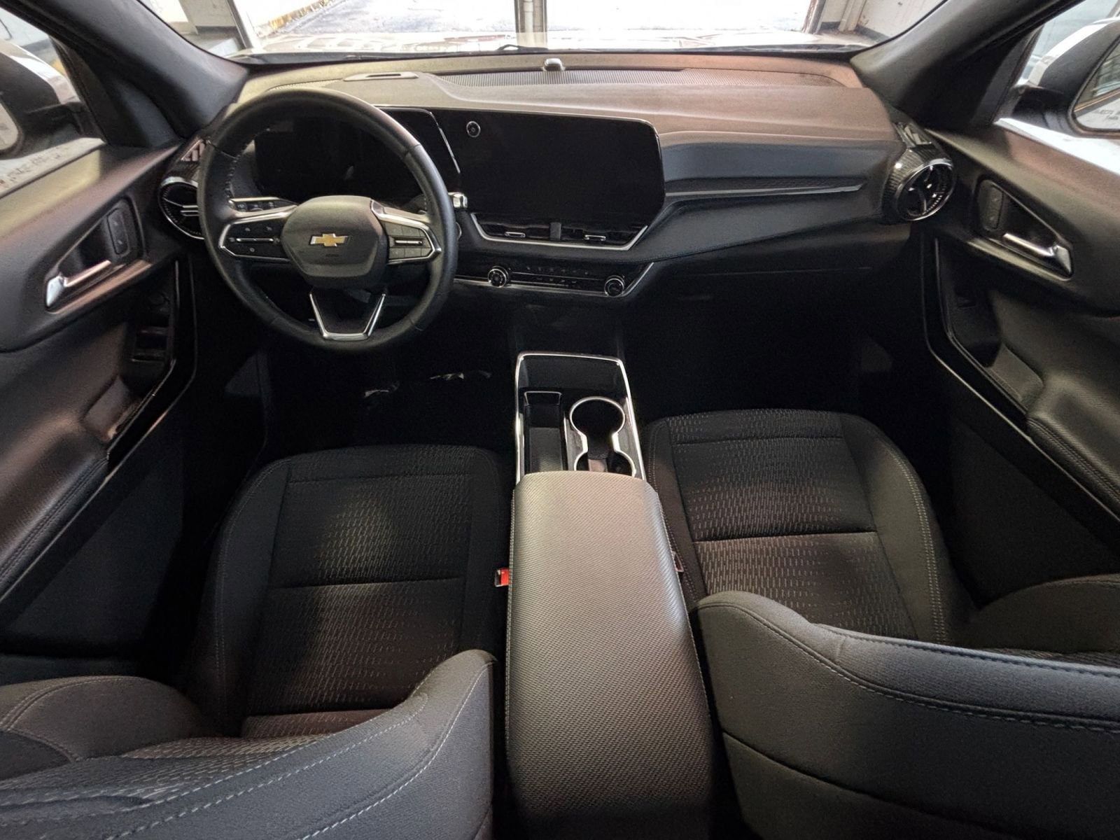 Thumbnail: 2025 Chevrolet Equinox - 32