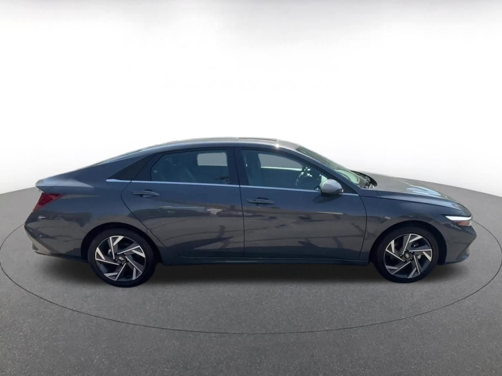 Thumbnail: 2025 Hyundai Elantra - 16