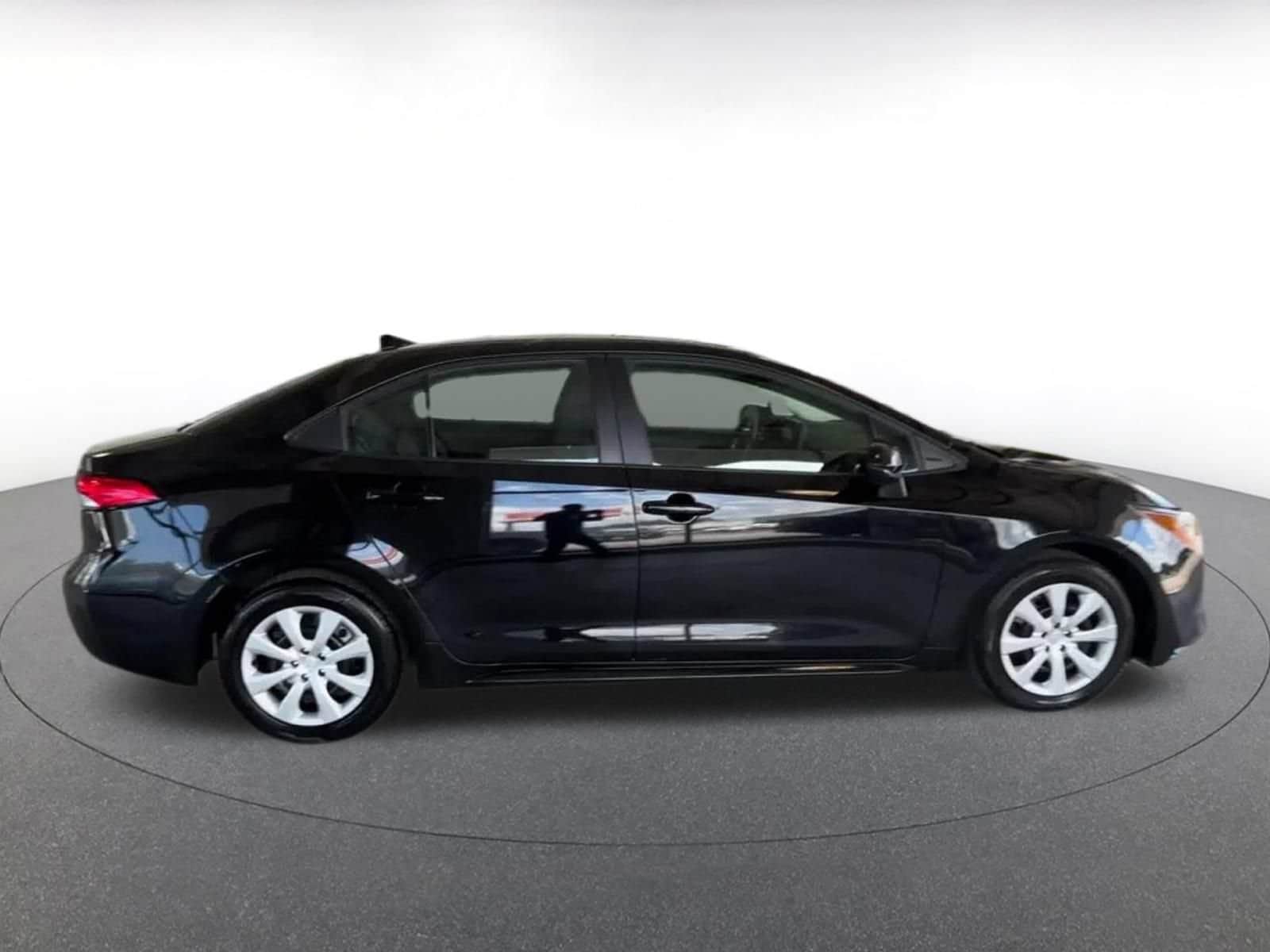 Thumbnail: 2025 Toyota Corolla - 16