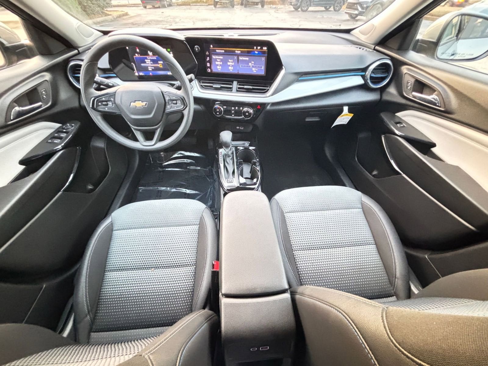 Thumbnail: 2025 Chevrolet Trax - 33