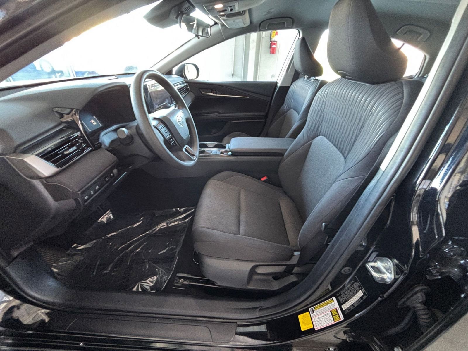 Thumbnail: 2025 Toyota Camry - 31