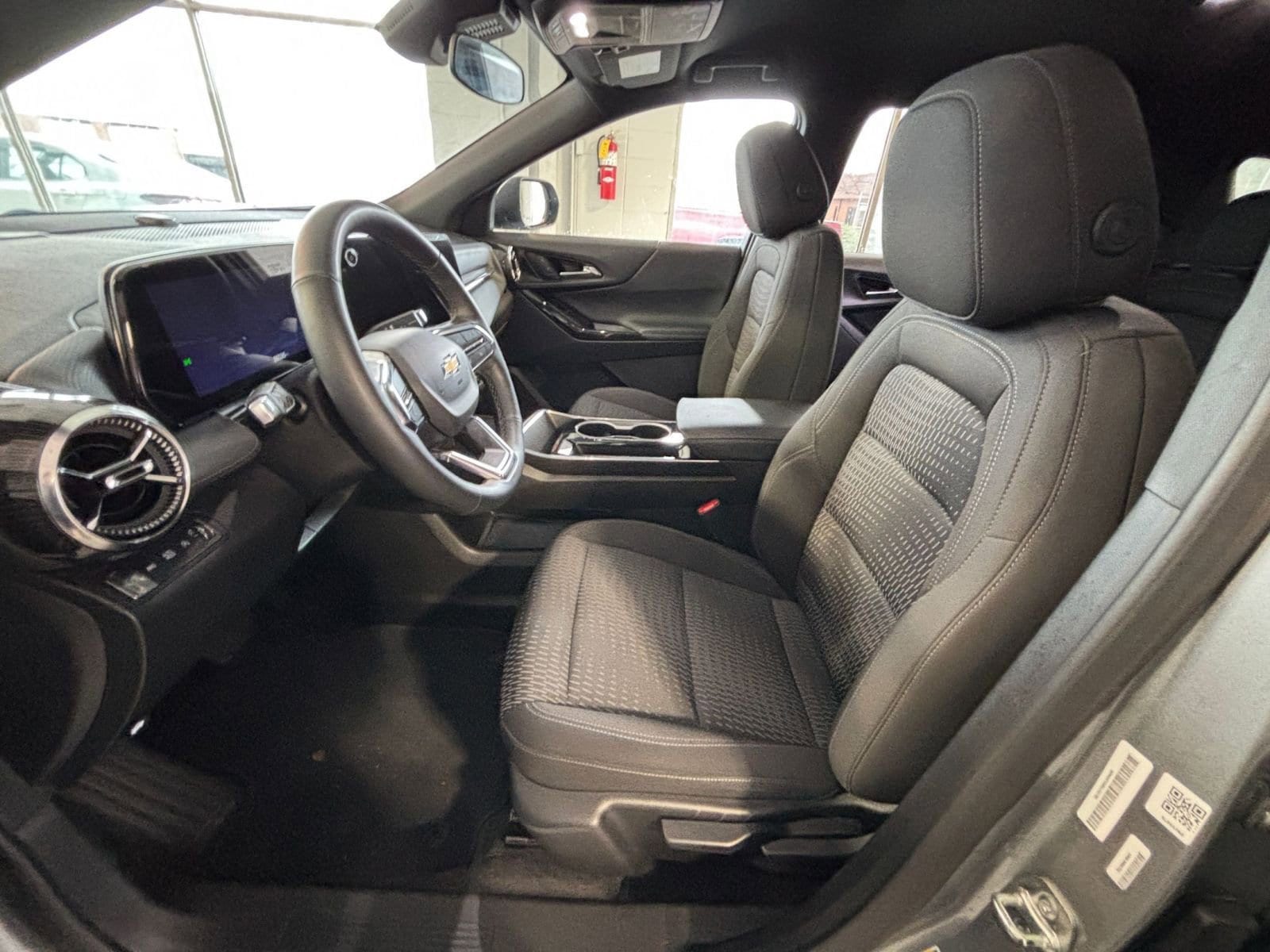 Thumbnail: 2025 Chevrolet Equinox - 28