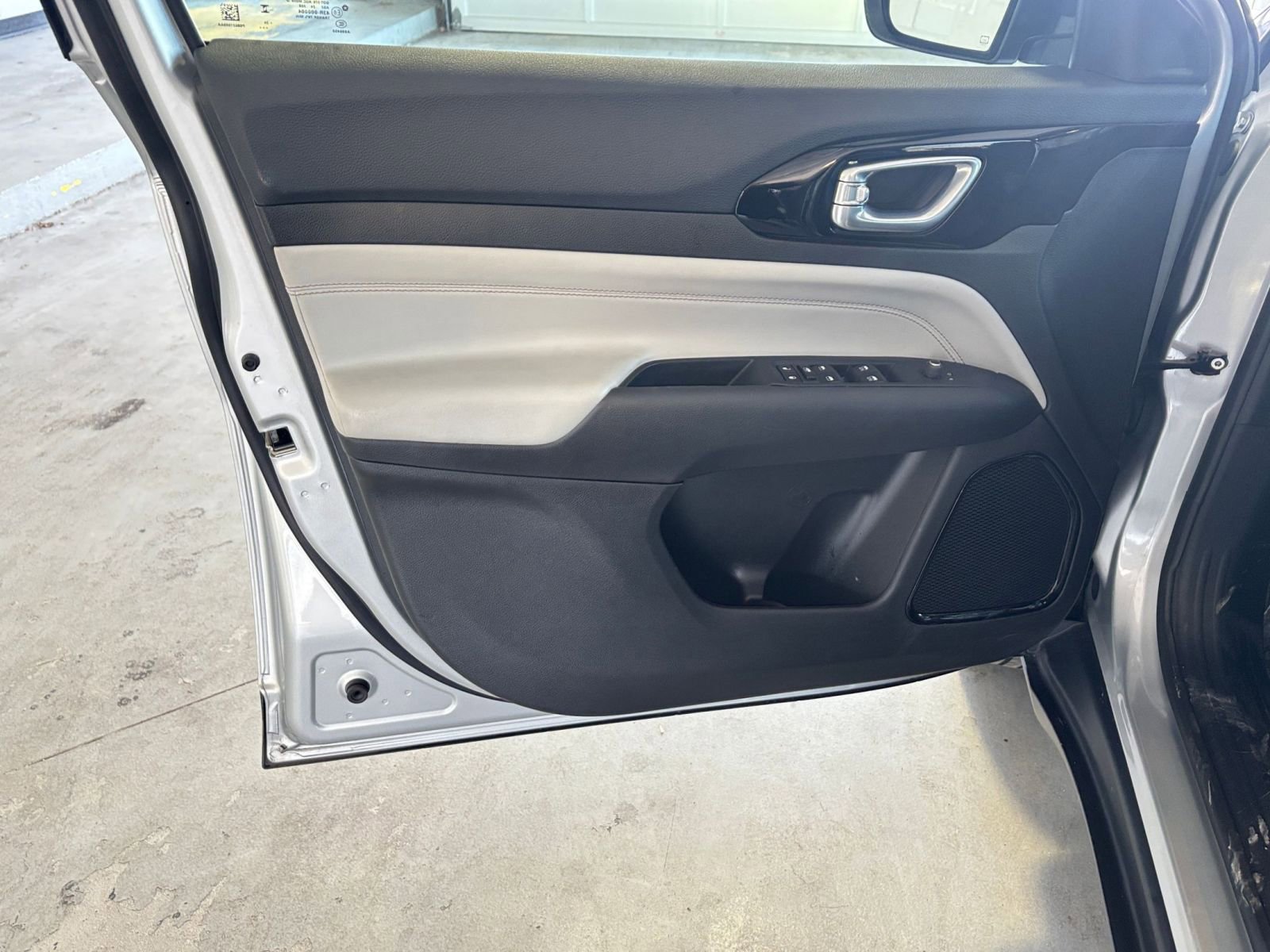 Thumbnail: 2025 Jeep Compass - 18