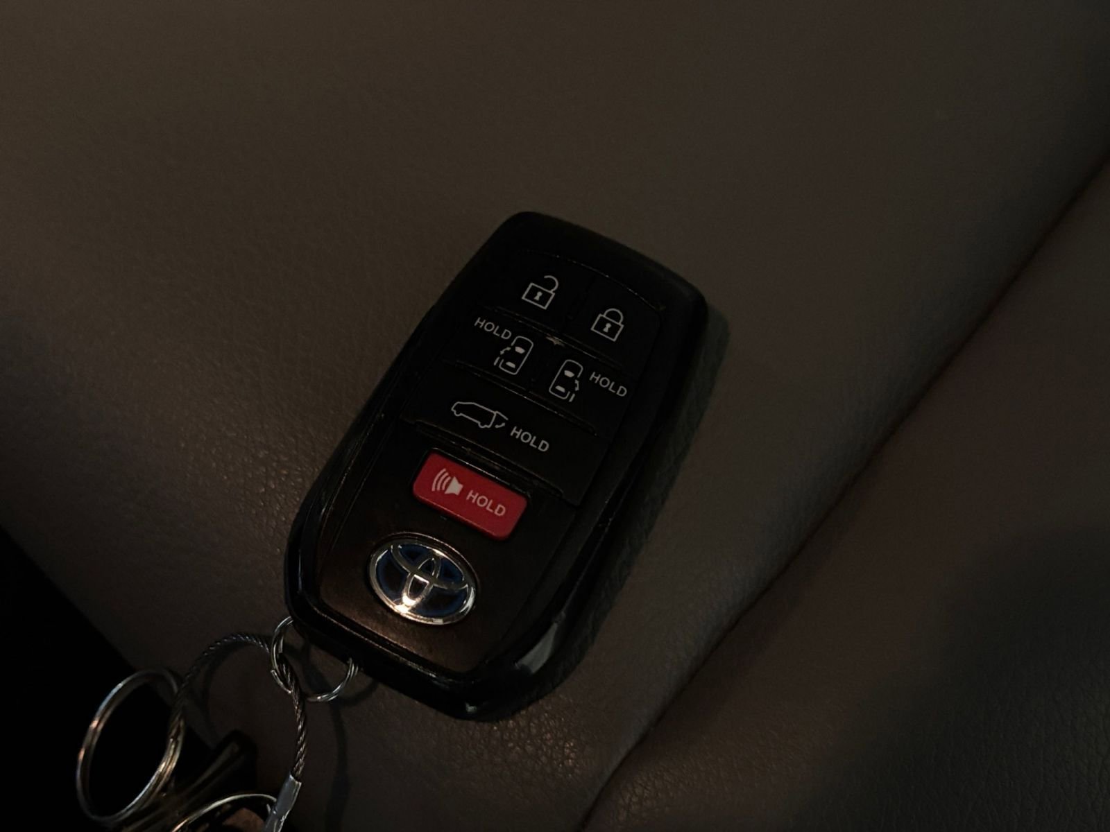 Thumbnail: 2025 Toyota Sienna - 22