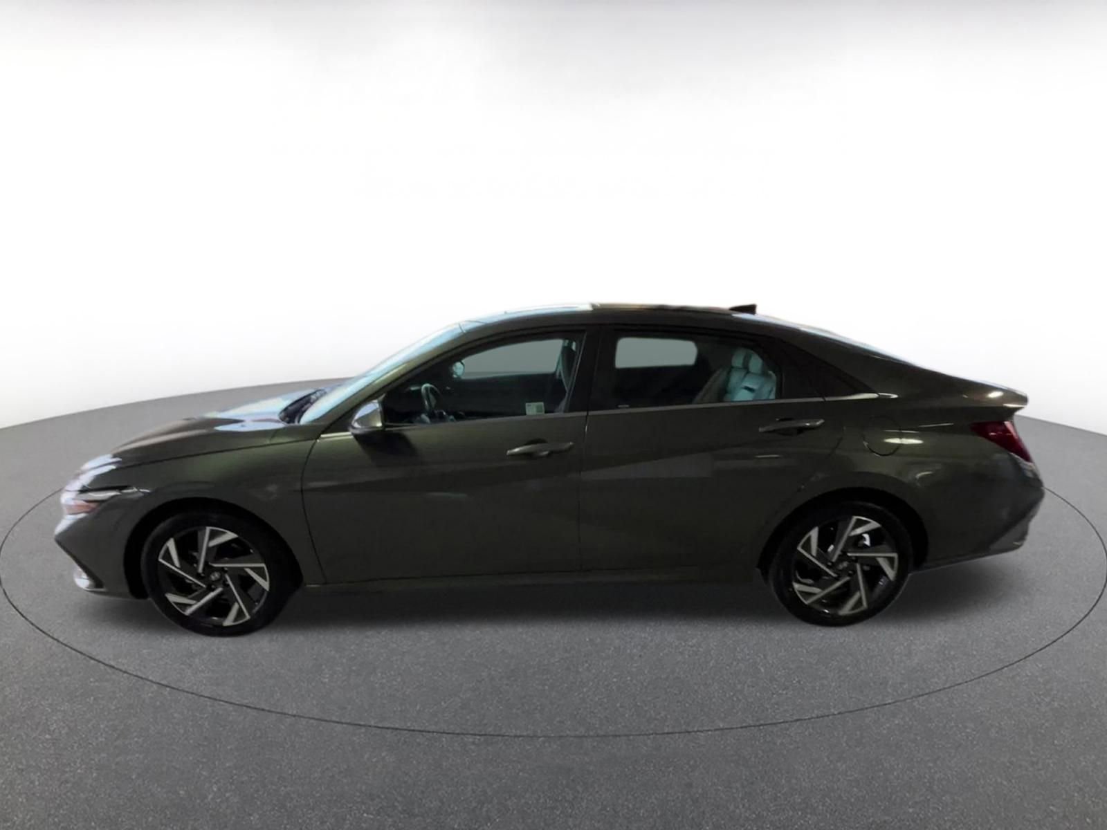 Thumbnail: 2025 Hyundai Elantra - 8