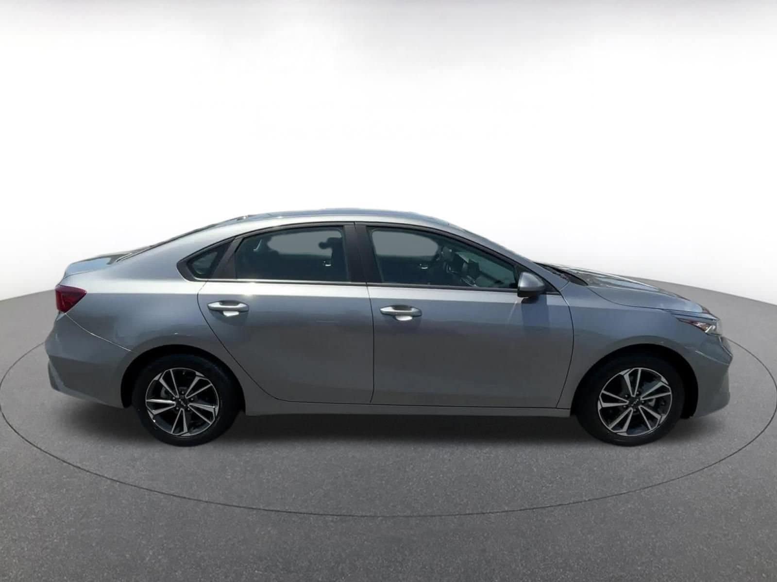 2024 Kia Forte LXS 16