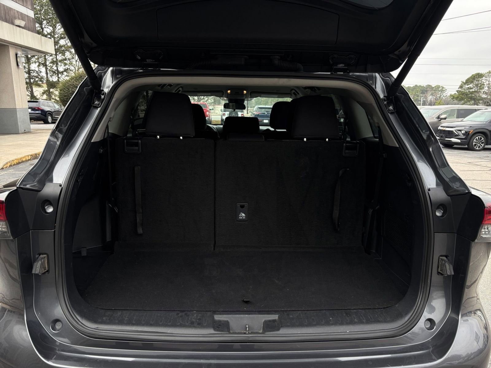 Thumbnail: 2025 Toyota Highlander - 33