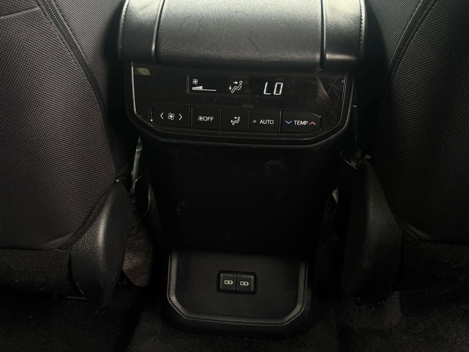 Thumbnail: 2025 Toyota Highlander - 25