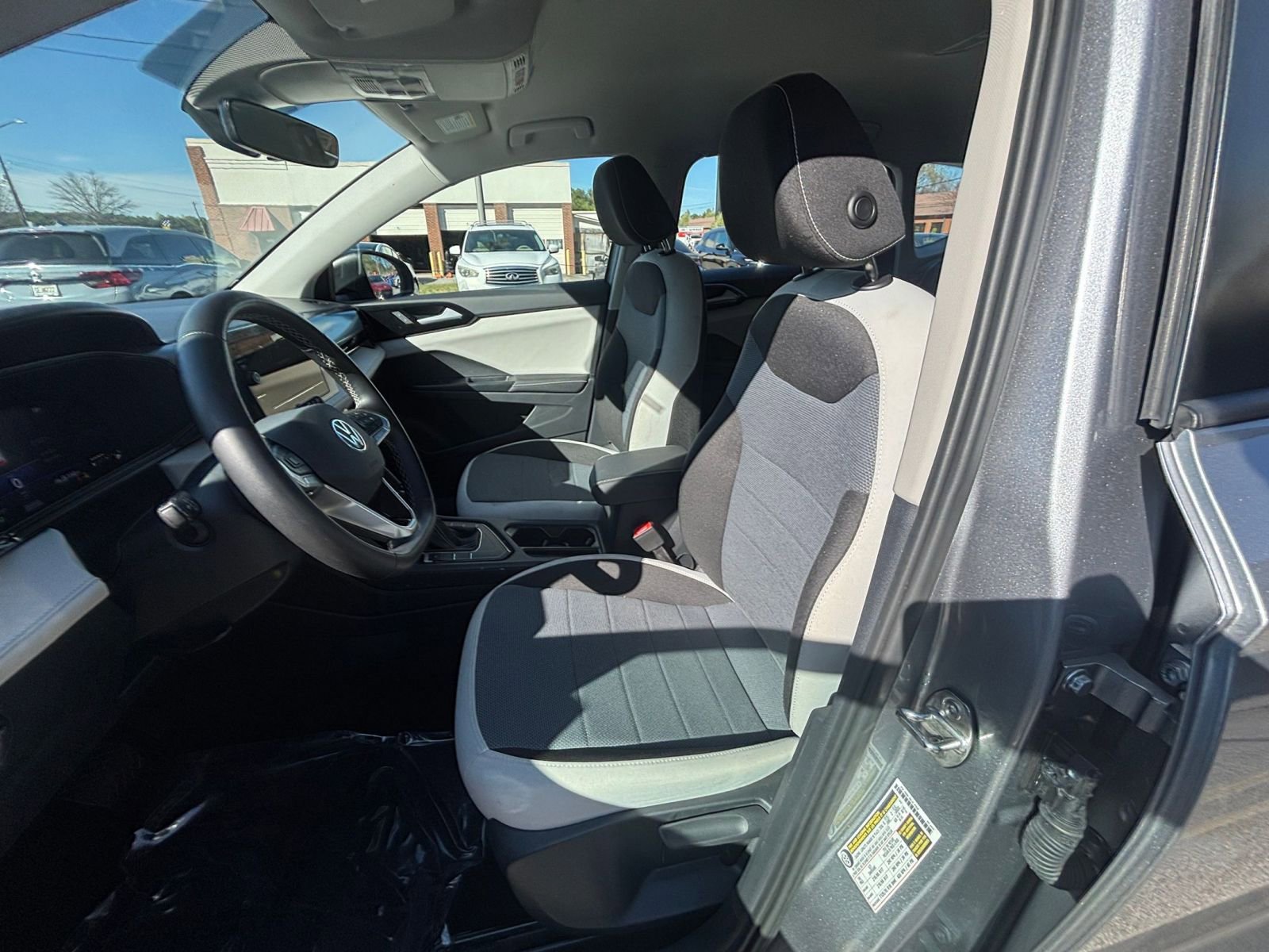 Thumbnail: 2025 Volkswagen Taos - 25