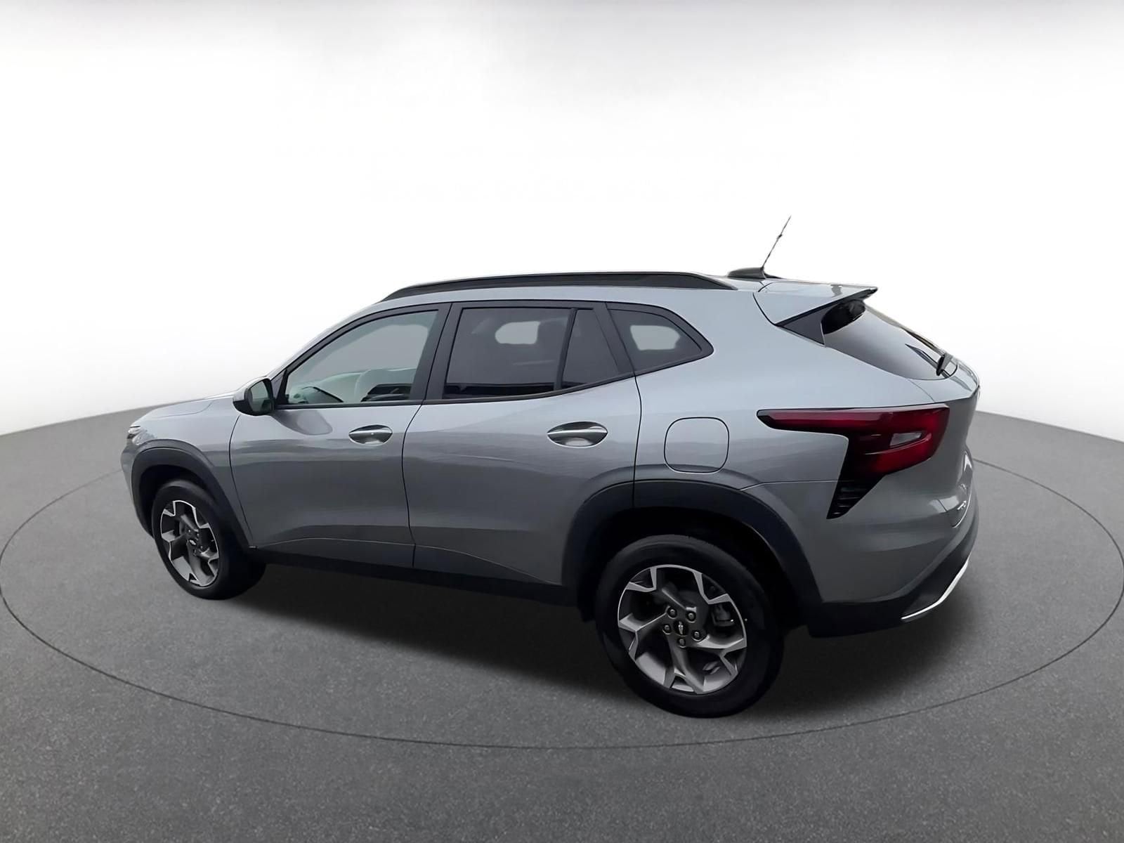 Thumbnail: 2025 Chevrolet Trax - 16