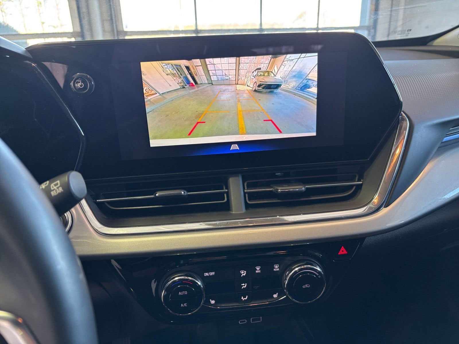 Thumbnail: 2025 Chevrolet Trax - 23