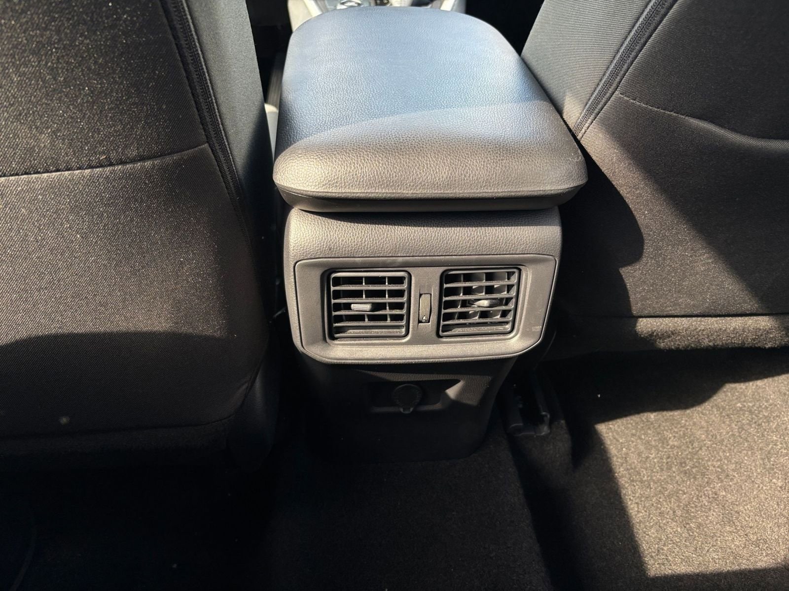 Thumbnail: 2025 Toyota RAV4 - 23