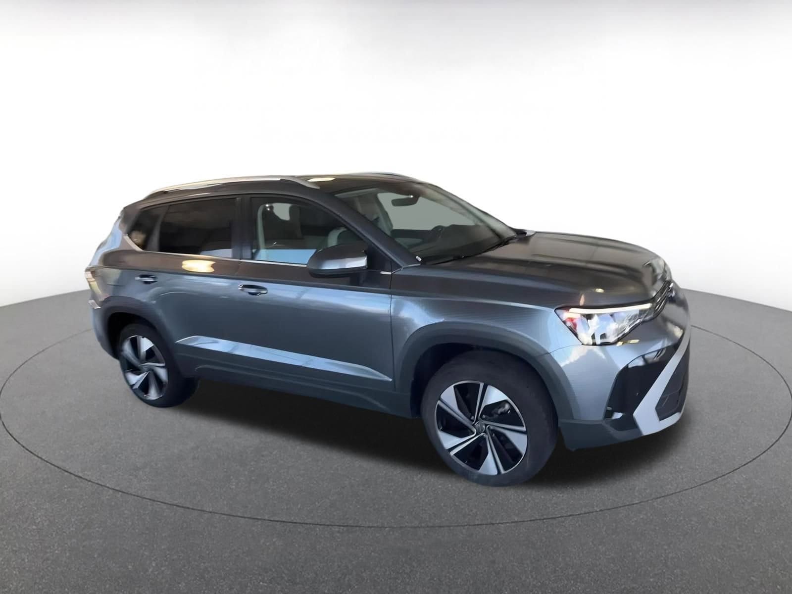 Thumbnail: 2025 Volkswagen Taos - 2