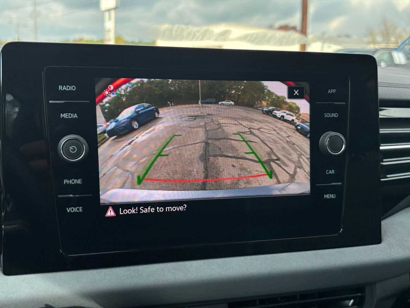 Thumbnail: 2025 Volkswagen Jetta - 18