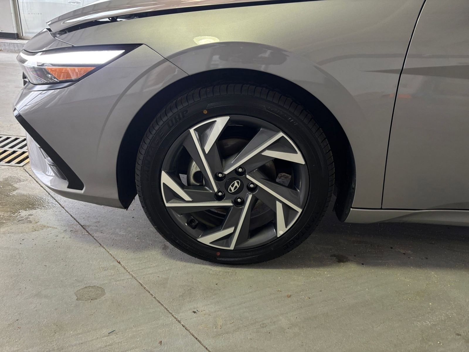 Thumbnail: 2025 Hyundai Elantra - 31