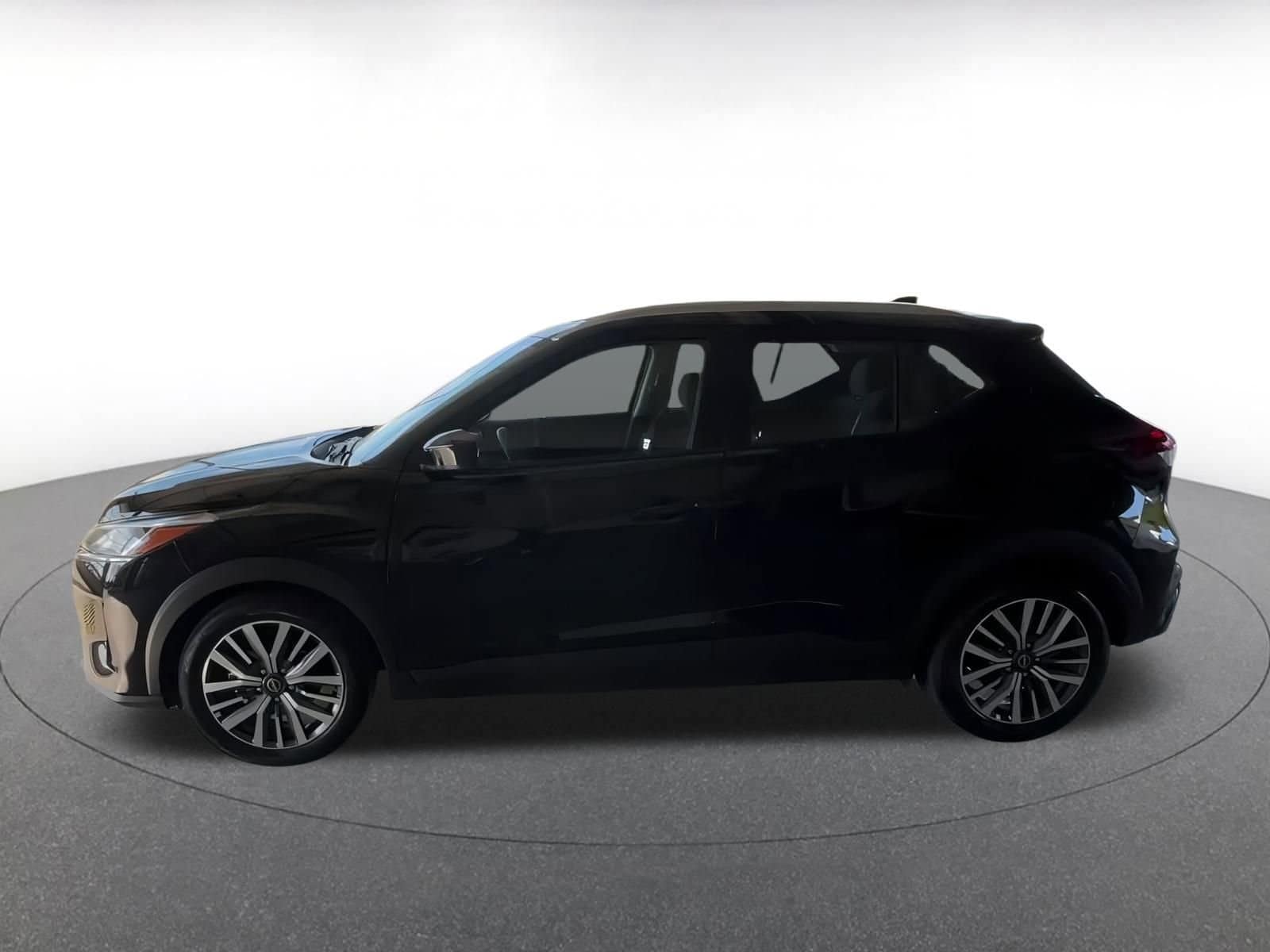 Thumbnail: 2024 Nissan Kicks - 7