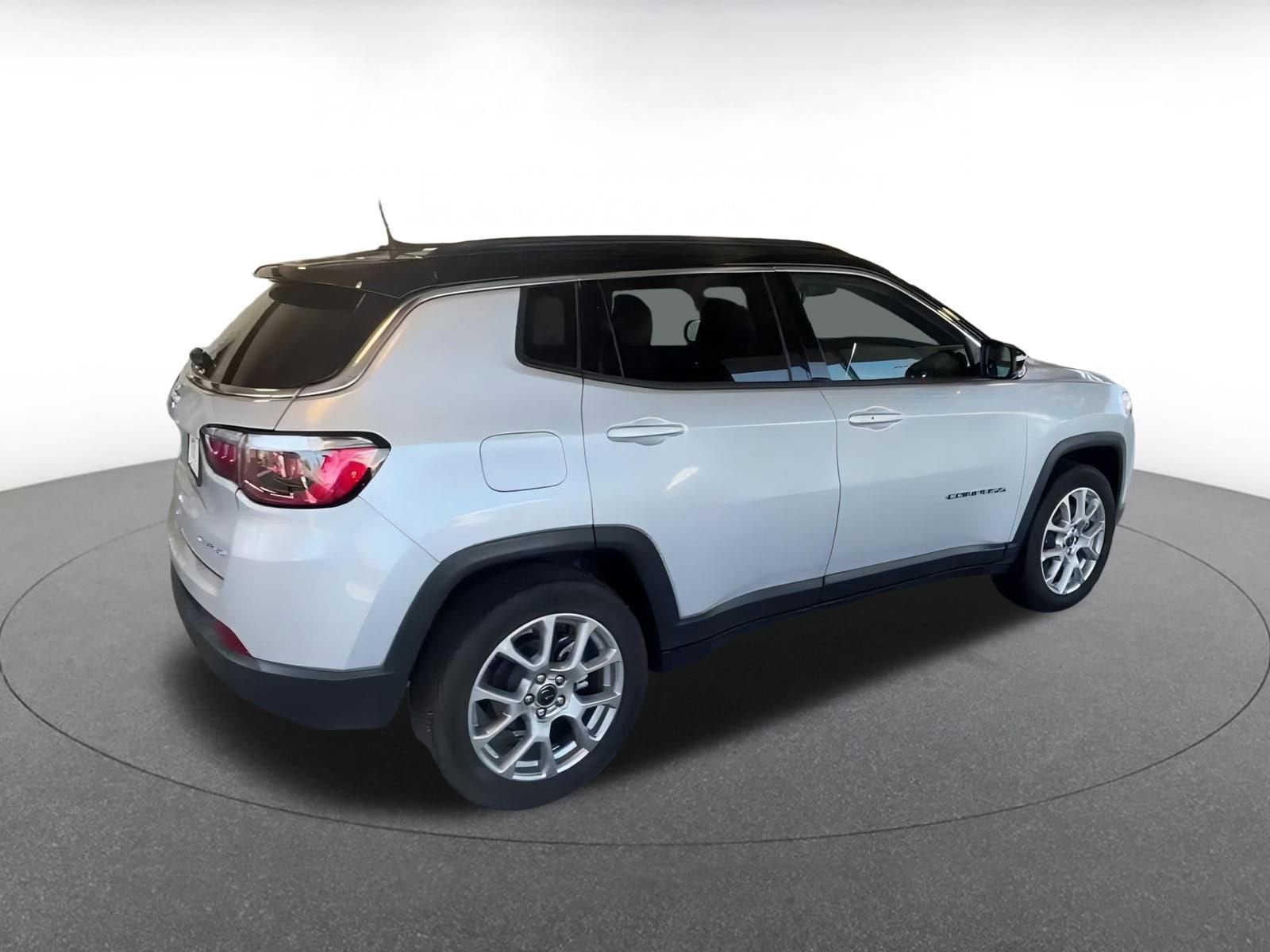 Thumbnail: 2025 Jeep Compass - 15