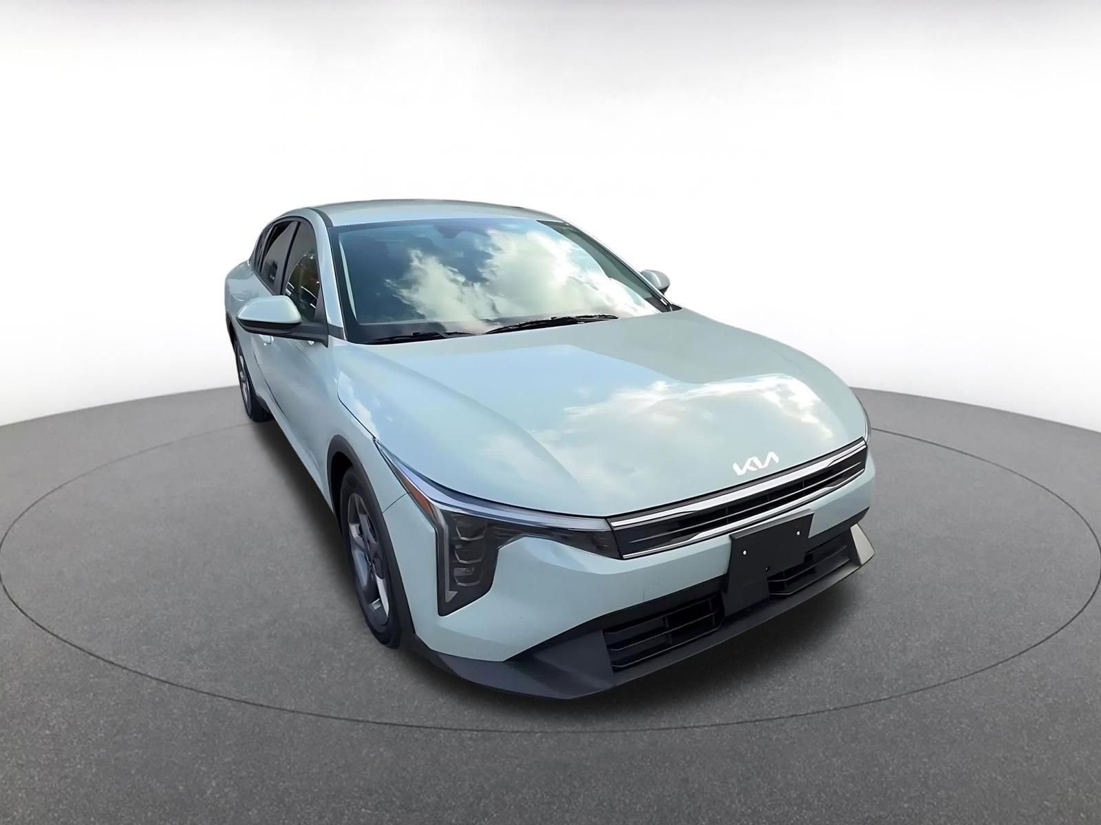 Thumbnail: 2025 Kia K4 - 3