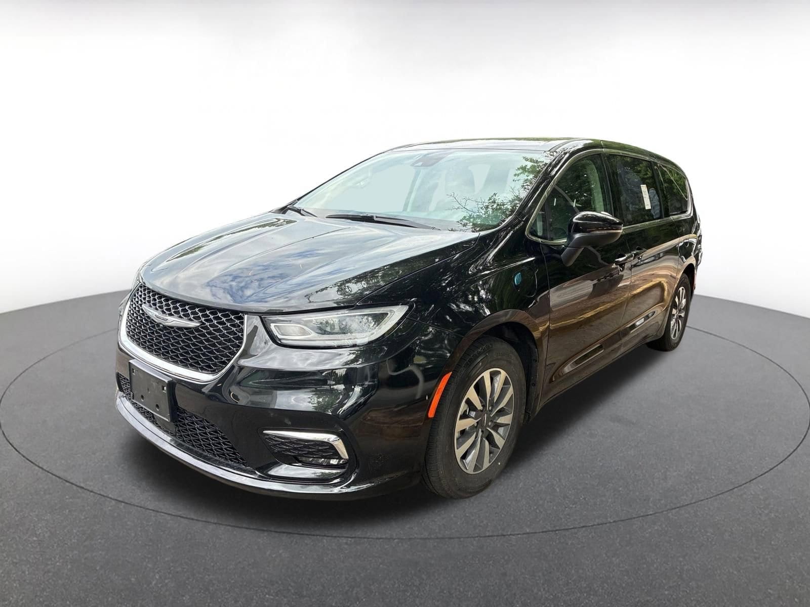 Thumbnail: 2023 Chrysler Pacifica - 5