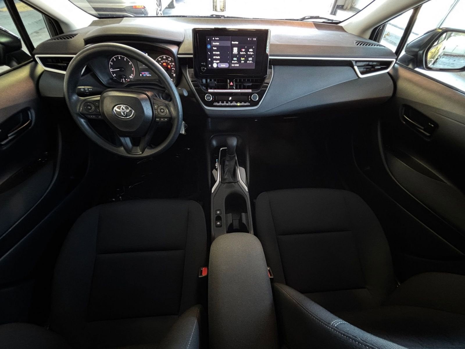 Thumbnail: 2025 Toyota Corolla - 32