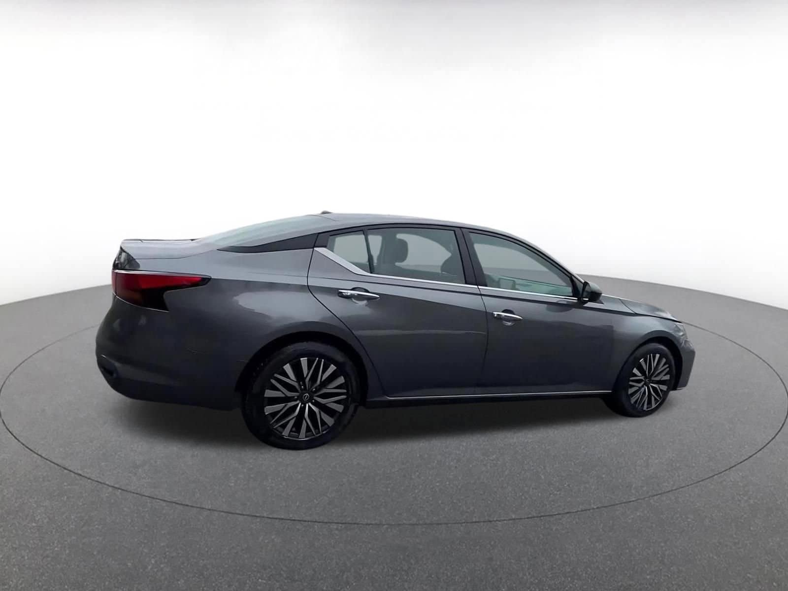 Thumbnail: 2025 Nissan Altima - 15